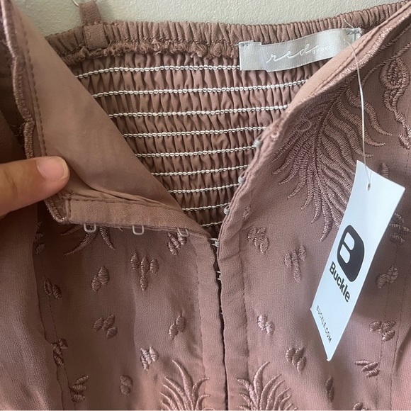 🛍️Red By BKE Dusty Pink Embroidered Tank Top Size Small NWT - Picture 7 of 12